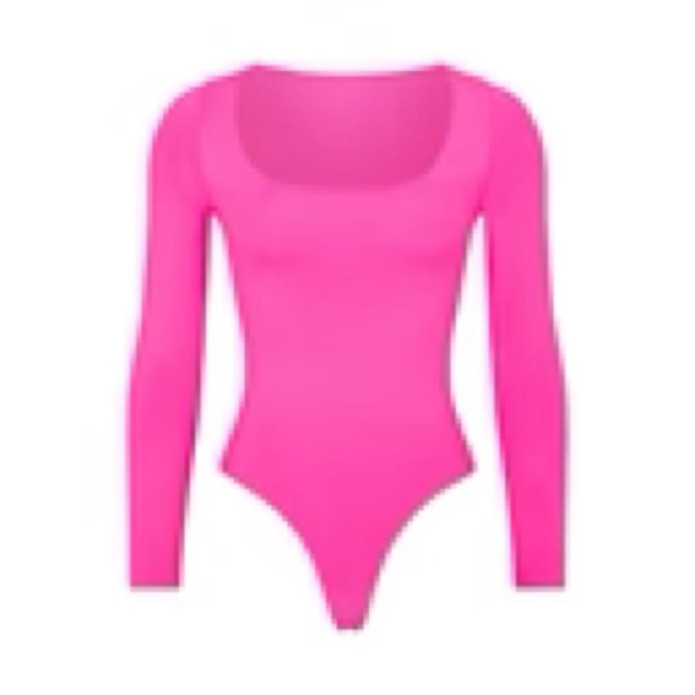 SKIMS Essential Pink Long Sleeve Scoop Neck Bodysuit | Pink Highlighter (S/M)